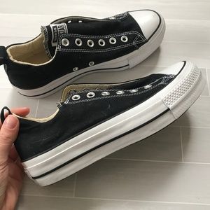 NEW Black and White Platform Converse